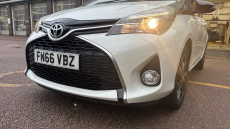 Toyota Yaris 1.33 VVT-i Design 5dr Petrol Hatchback